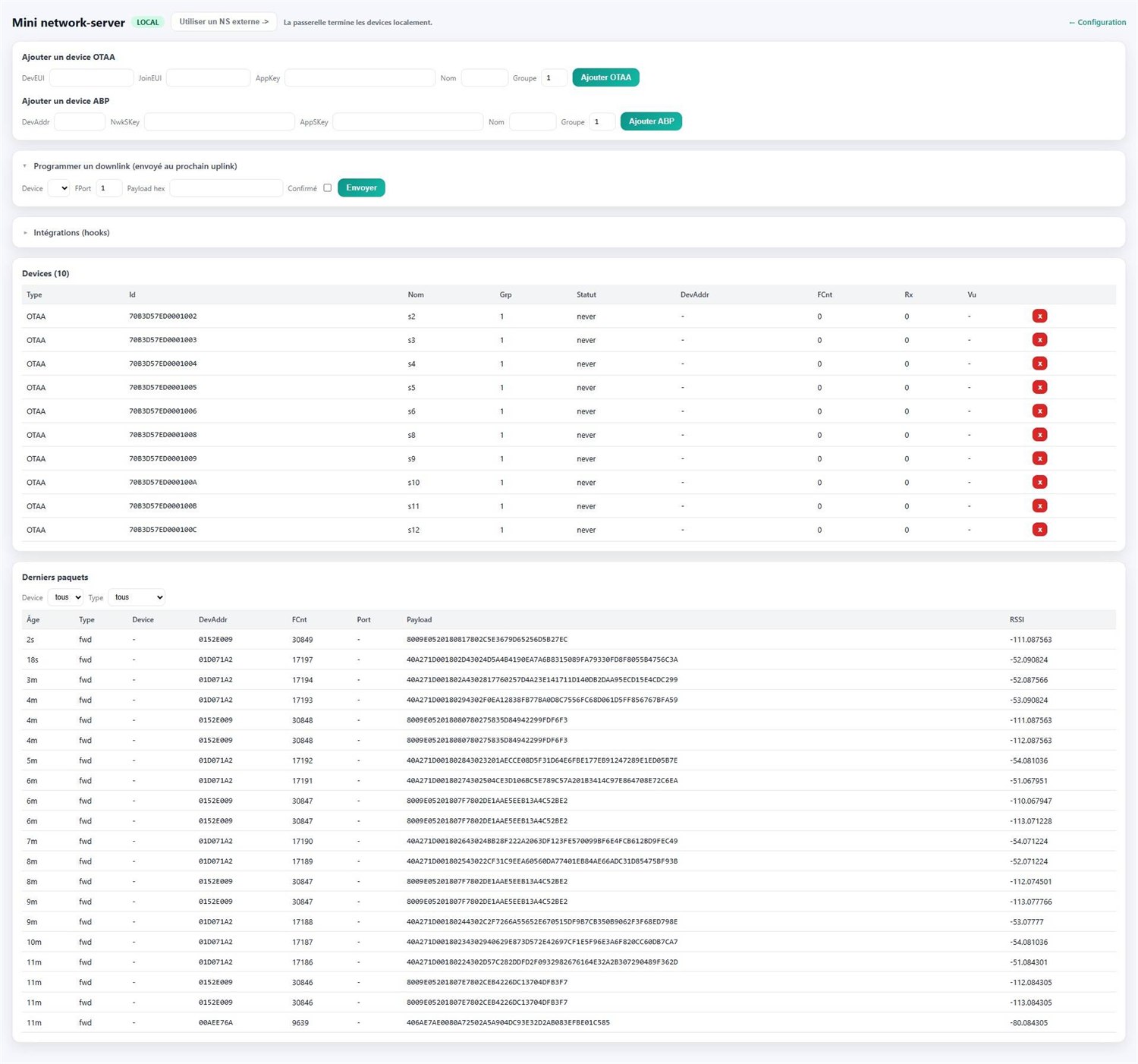 Page du serveur intégré d'Awaro : déclaration de capteurs OTAA et ABP, programmation de downlinks, liste des capteurs et journal des trames reçues avec RSSI